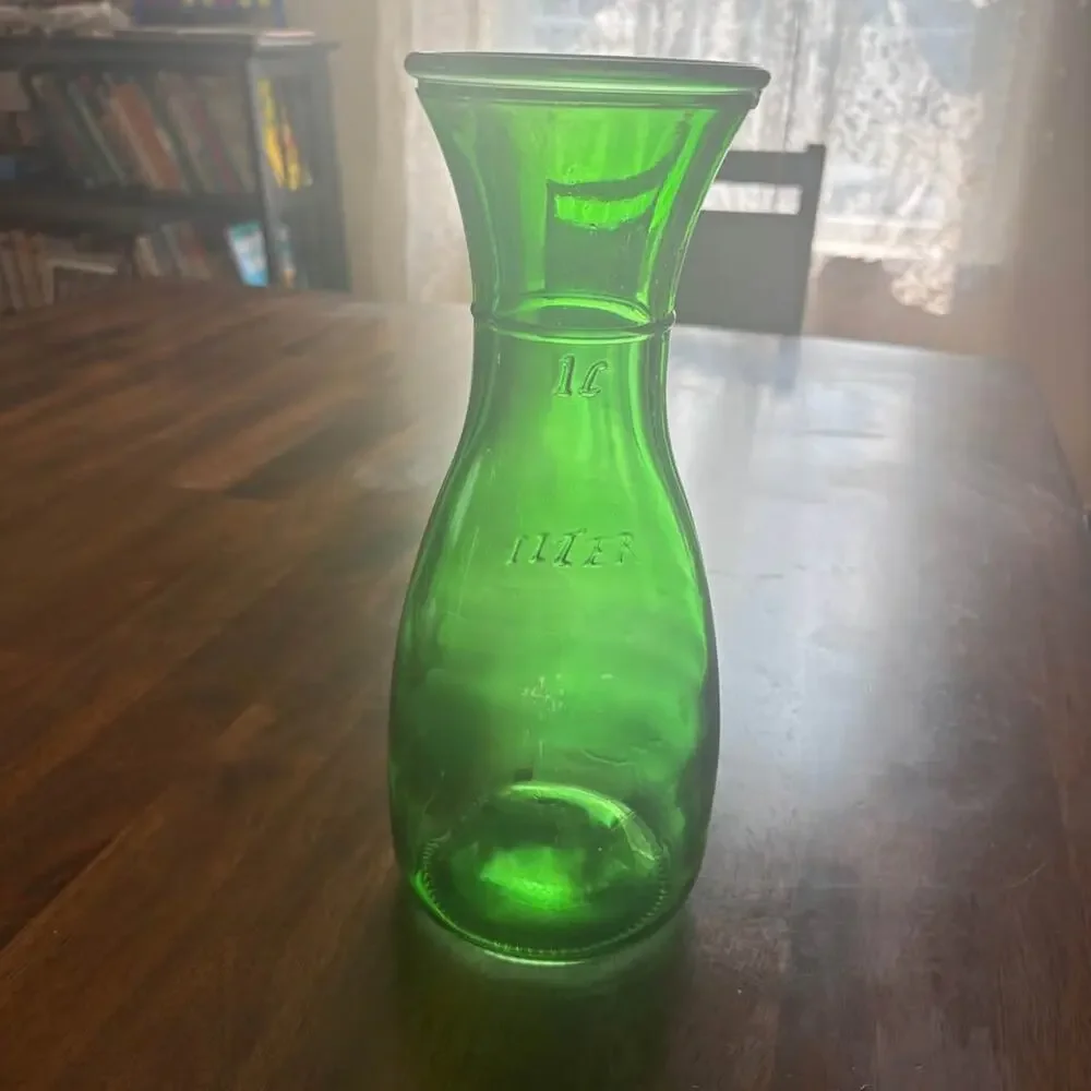 1 Liter Green Glass Carafe